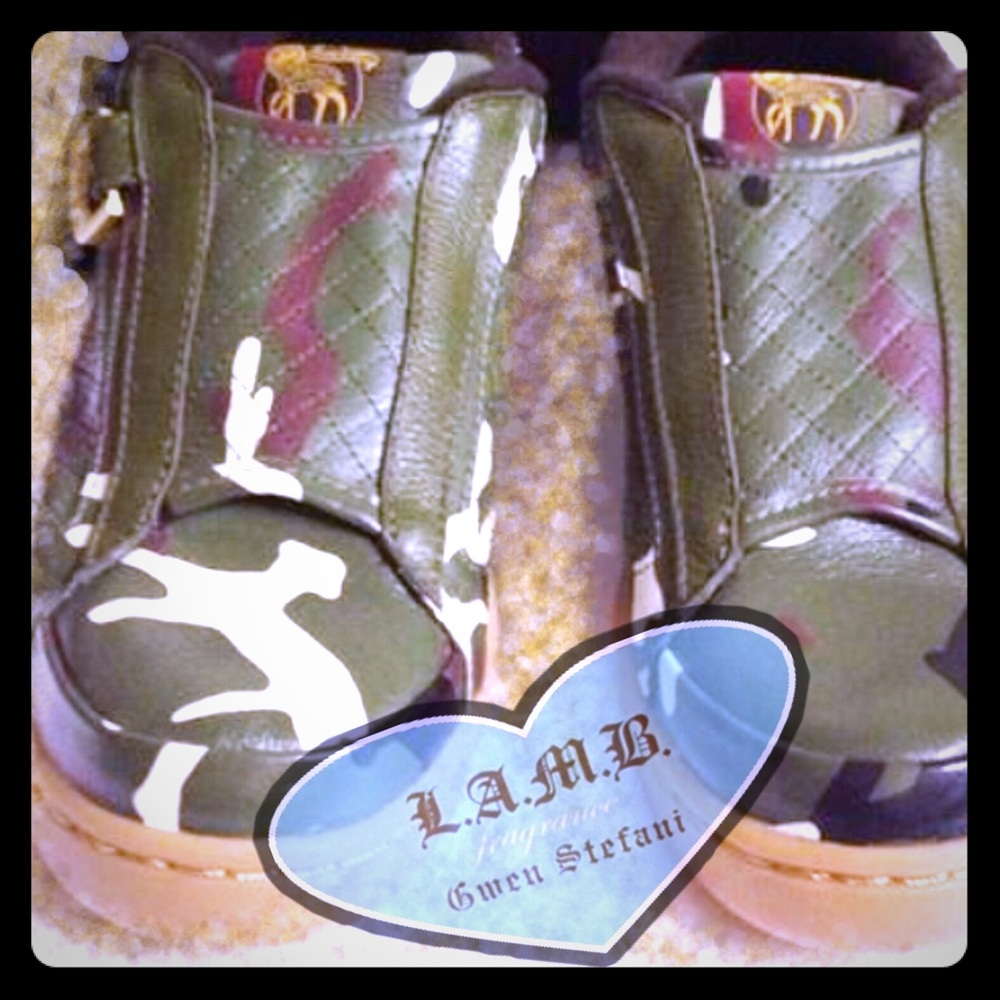 L.A.M.B. by Gwen Stefani Royal Elastics Shoes